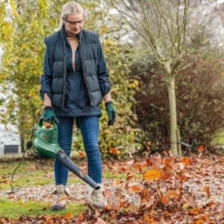 Bosch UniversalGardenTidy 2300 Bladblazer - Op Snoer - 2300 W -Planten Zorg Verkoop 1200x675 10