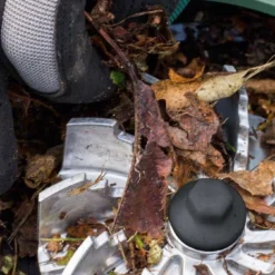 Bosch UniversalGardenTidy 2300 Bladblazer - Op Snoer - 2300 W -Planten Zorg Verkoop 1200x675 7