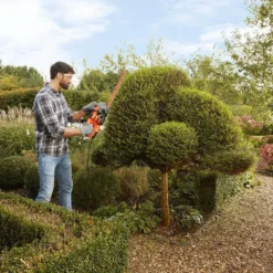 Black & Decker BLACK+DECKER BEHT201-QS Heggenschaar - 420W - 45cm - Gesnoerd -Planten Zorg Verkoop 1200x786
