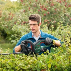 Bosch UniversalHedgeCut 18-50 Heggenschaar - Met 18 V Accu En Lader -Planten Zorg Verkoop 1200x800 156
