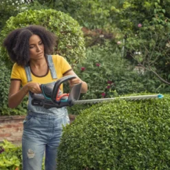 GARDENA - ComfortCut 50/18V-P4A Ready-To-Use Set - Heggenschaar 26 GARDENA - ComfortCut 50/18V-P4A Ready-To-Use Set - Heggenschaar -Planten Zorg Verkoop 1200x899 6