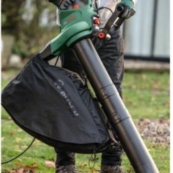 Bosch UniversalGardenTidy 2300 Bladblazer - Op Snoer - 2300 W -Planten Zorg Verkoop 819x1200 3